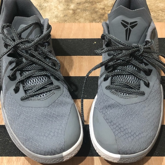 Nike Kobe Mamba Fury Basketball shoes like new - Picture 7 of 10